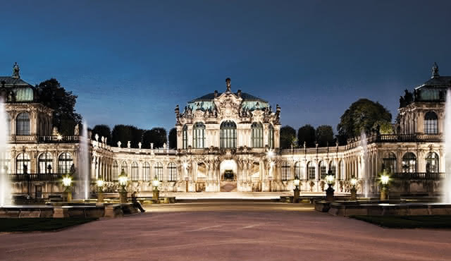 Herbstfarben im Wallpavillon im Dresdner Zwinger