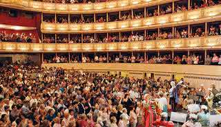 An Evening with Mozart: Concert & Dinner at Vienna State Opera