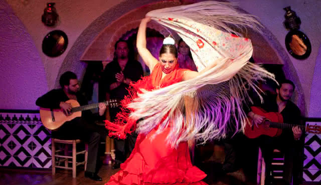 弗拉门戈在巴塞罗那。弗拉门戈-科多贝斯舞厅（Tablao Flamenco Cordobes