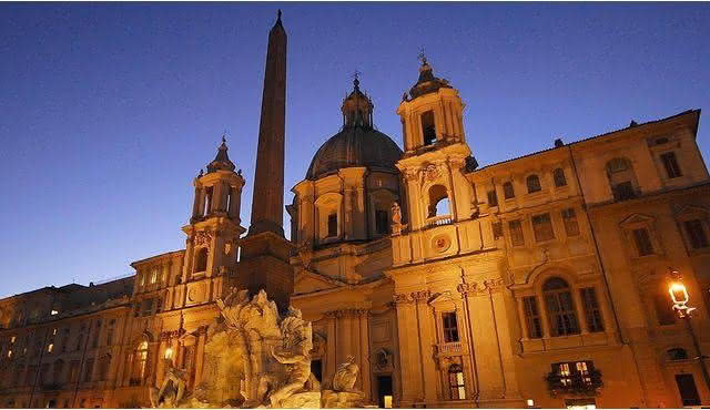 Viva Vivaldi: The Four Seasons in Piazza Navona