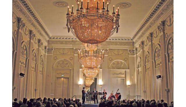 Maestroconcerten in de Max‐Joseph‐Saal bij kaarslicht