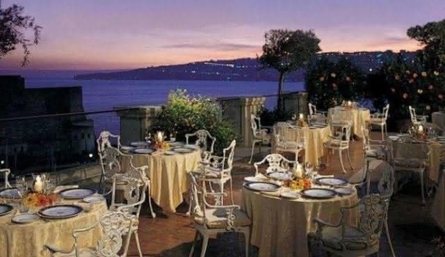 Neapel: Romantisches Abendessen auf der Dachterrasse mit Panoramablick