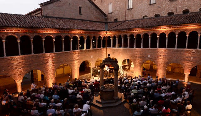 Chiostro della Basilica di Santo Stefano