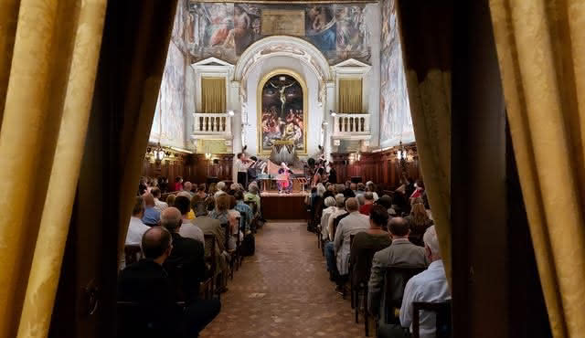 Oratorio del Gonfalone: From Salzburg to Naples