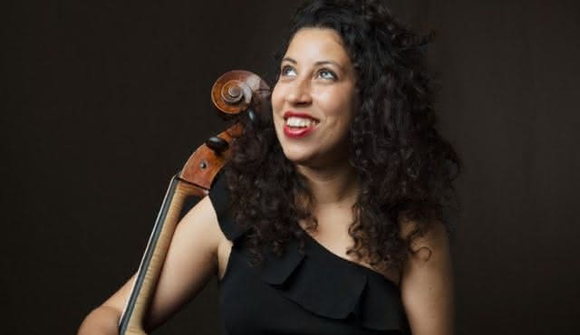 Ella van Poucke: Bach, seis suites para violoncelo solo