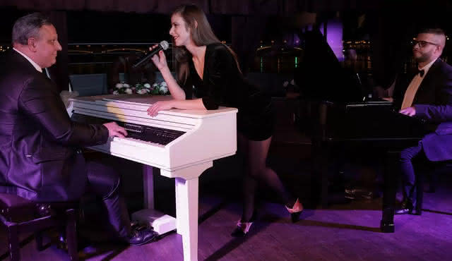 Danube Cruise with 7 Course Dinner and Piano Battle Show