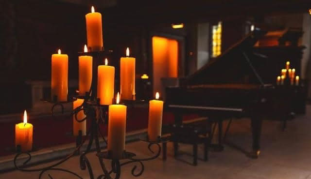 Sonata Claro de Luna a la luz de las velas en Edimburgo