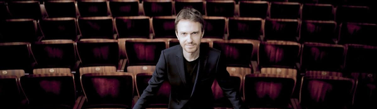 Alexandre Tharaud plays Ravel's Piano Concerto in G Major