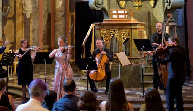 De vier seizoenen, het keizerconcert & Chopin in de spiegelkapel