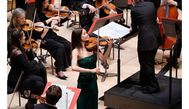 Santtu conducts Shostakovich and Mendelssohn: Royal Festival Hall