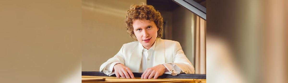 Nikolay Khozyainov: Piano Recital at Théâtre des Champs-Elysées