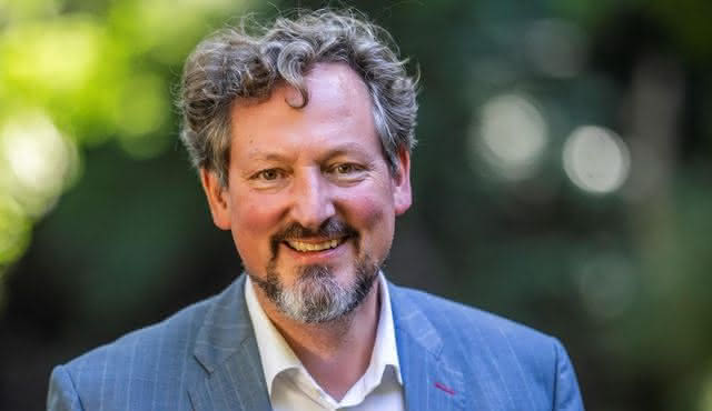 Dr. Eckart von Hirschhausen: La musica rende felici e salva il mondo alla Philharmonie di Berlino