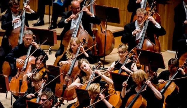 Javier Perianes / Philharmonisches Orchester