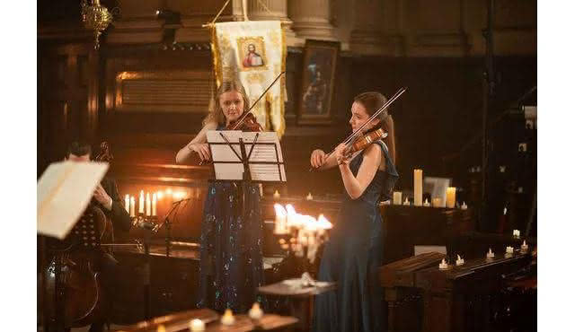 Obras‐primas de Mozart à luz de velas