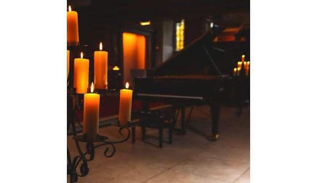 キャンドルライトによるドビュッシーの前奏曲 ‐Strand International Piano Series キャロライン・タイラーと