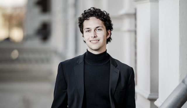 Mahlers Symphonie Nr. 1 und Rachmaninoffs Paganini‐Variationen
