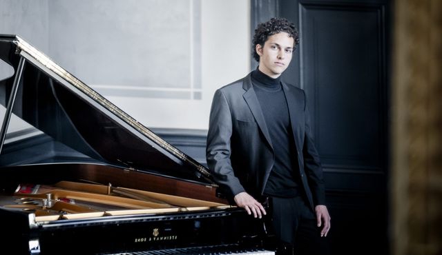 Poranek Mozartowski z Nikolą Meeuwsenem i Orkiestrą Kameralną Concertgebouw