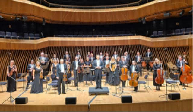 Johann Strauss Bresłau Festival Orchestra — Johann Strauß Gala in der Philharmonie Berlin (Kammermusiksaal)