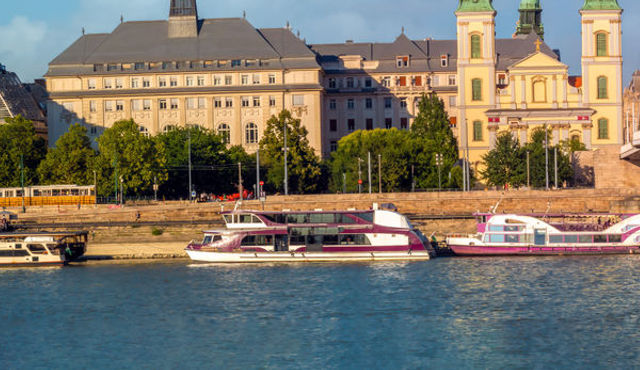 Budapest River Cruises, Dock 11