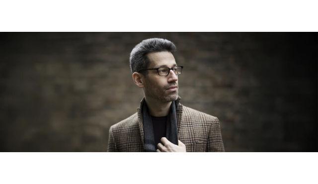 Jonathan Biss: Fortepian na Polach Elizejskich