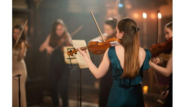 Koncerty fortepianowe Rachmaninowa nr 2 i Griega przy blasku świec Pory roku przy blasku świec