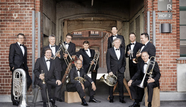 Concerts instrumentaux célèbres à la Philharmonie de Berlin : Strauss bei Klaus — Johann Strauss & Friends, célébration du 200e anniversaire du roi de la valse