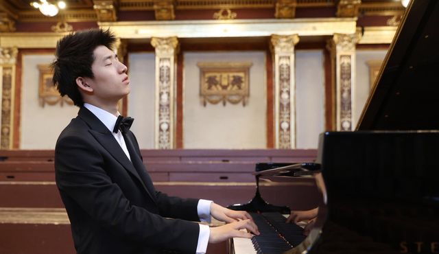 世界の交響曲 — フィルハーモニーでの人気コンサート祝祭の夕べ