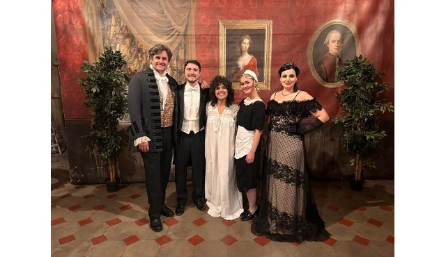 세인트마크 성공회 교회에서의 라 트라비아타