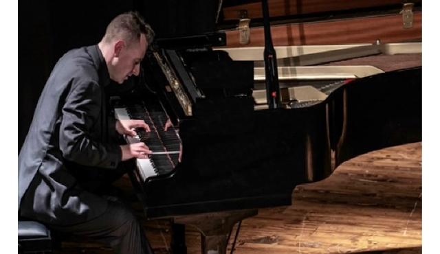 Concert by pianist Emanuele Frenzilli