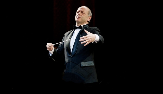 이반 피셔가 부다페스트 페스티벌 오케스트라와 함께 바그너를 지휘한다