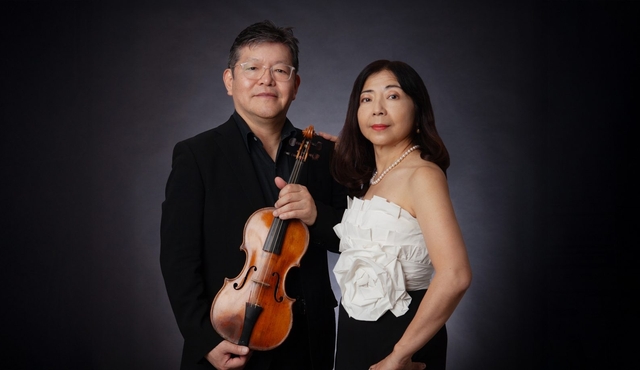 Soprano Kristen Witmer sings beautiful Bach and Montéclair