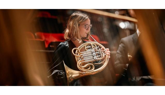 Primer plano de la Orquesta del Concertgebouw: Música escénica