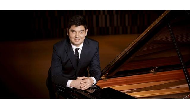 Concerto para Piano nº 3 de Rachmaninoff, com Behzod Abduraimov