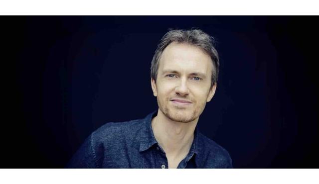„Rhapsody in Blue“ mit Alexandre Tharaud und Strawinskys „Petruschka“