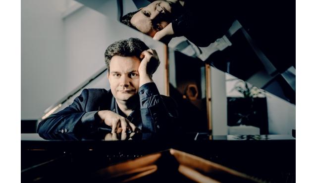 Roman Lopatynskyi: Clärchens Sonntagskonzerte im Spiegelsaal