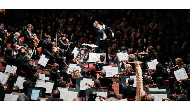L'Orchestre du Concertgebouw : Klaus Mäkelä dirige la Symphonie n° 7 de Dvořák