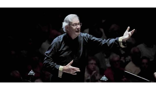 John Eliot Gardiner dirige il Coro e l'Orchestra Constellation